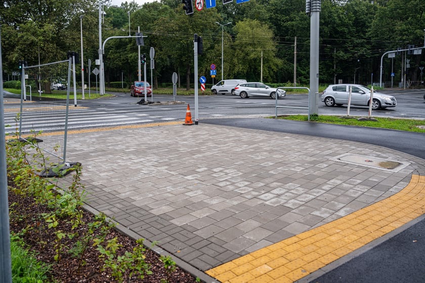 Skrzyżowanie alei Wielkiej Wyspy z ulicą Mickiewicza i aleją Paderewskiego